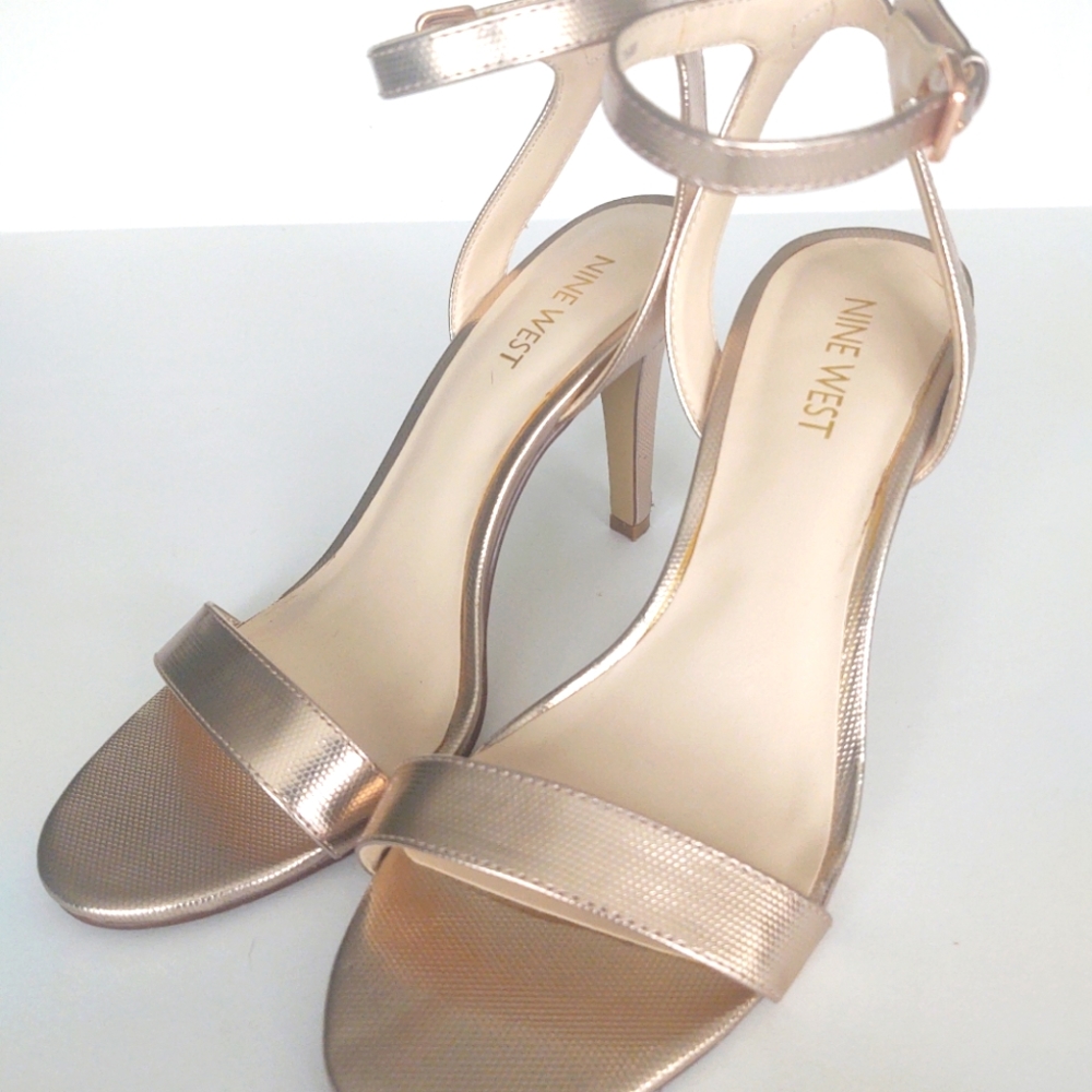 Nine West Aniston's